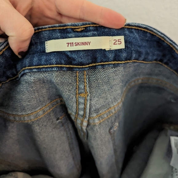 Levi's 711 Distressed Skinny Jeans - Picture 7 of 8